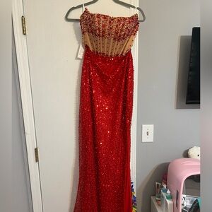 Size 2 Woman’s prom dress